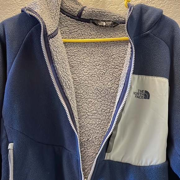 Boys North Face Sherpa Lined Fleece Jacket - Picture 4 of 5